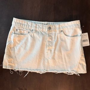 NWT Women’s Free People off white short low waist denim skirt size 28